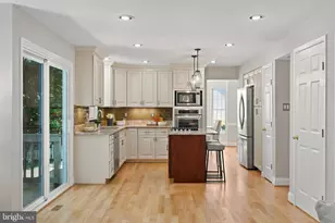 1660 Patrice Cir, Crofton, MD 21114 - Photo 7