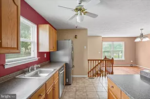 560 Elizabeth Ln, Glen Burnie, MD 21061 - Photo 5
