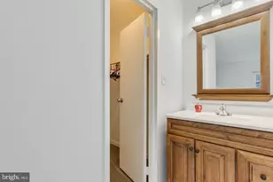 350 Gatewater Ct, Glen Burnie, MD 21060 - Photo 17