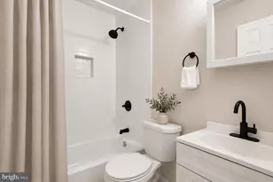 8259 Spring Knoll Dr, Pasadena, MD 21122 - Photo 15