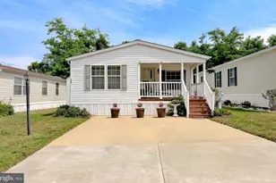 309 Berts Dr, Lothian, MD 20711 - Photo 3