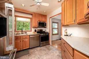 1710 Fallsway Dr, Crofton, MD 21114 - Photo 11