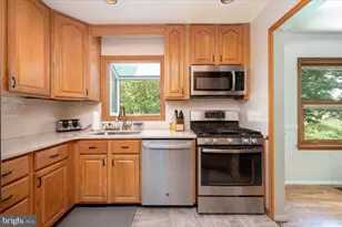 1710 Fallsway Dr, Crofton, MD 21114 - Photo 13
