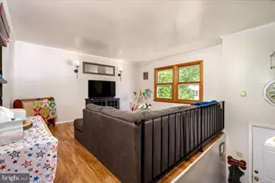 1710 Fallsway Dr, Crofton, MD 21114 - Photo 5