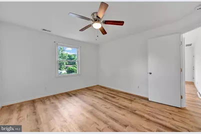 811 Seagrove Road E #811, Glen Burnie, MD 21060 - Photo 13