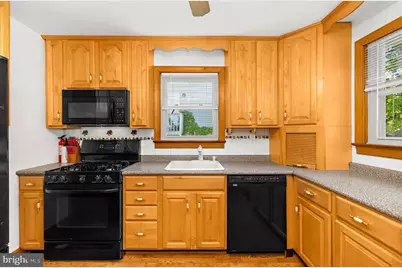 205 7th Avenue, Baltimore, MD 21225 - Photo 11
