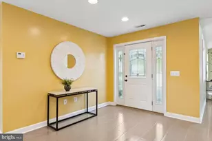 7654 Bay St, Pasadena, MD 21122 - Photo 15