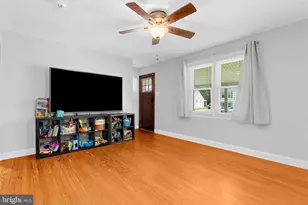 212 Lake Rd, Pasadena, MD 21122 - Photo 9