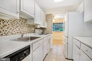 1055 Cedar Ridge Ct, Annapolis, MD 21403 - Photo 3