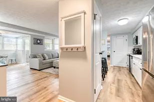696 Southern Hills Dr, Arnold, MD 21012 - Photo 1