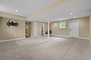 7884 Belhaven Ave, Pasadena, MD 21122 - Photo 19