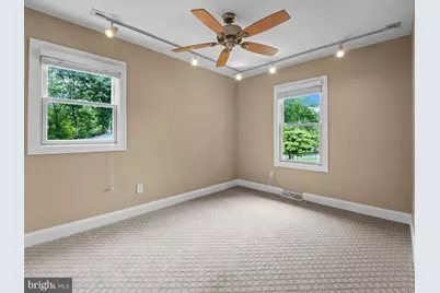 7884 Belhaven Avenue, Pasadena, MD 21122 - Photo 15