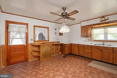 212 Charles Street, Brooklyn, MD 21225 - Photo 9
