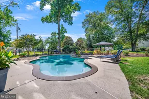 233 Circle Rd, Pasadena, MD 21122 - Photo 43