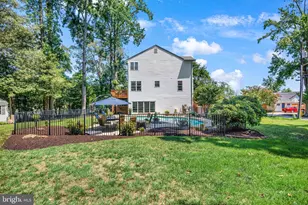 233 Circle Rd, Pasadena, MD 21122 - Photo 53