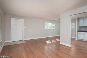 1952 Forest Dr, Annapolis, MD 21401 - Photo 5