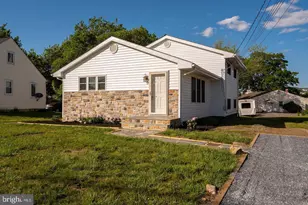 1952 Forest Dr, Annapolis, MD 21401 - Photo 1