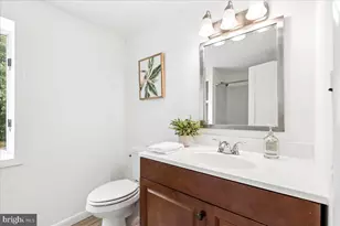 423 Shetlands Ln, Glen Burnie, MD 21061 - Photo 15