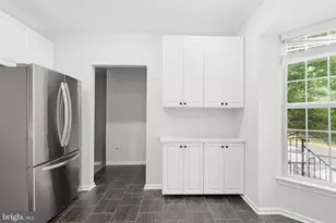 2435 Lizbec Ct, Crofton, MD 21114 - Photo 9