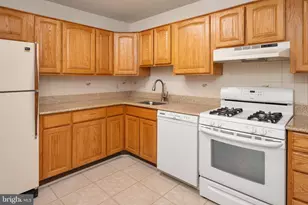 8245 Victoria Rd, Millersville, MD 21108 - Photo 17