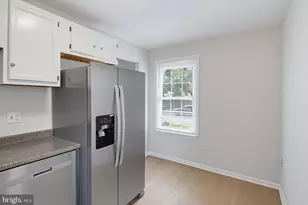 8200 Monaegan Ct, Severn, MD 21144 - Photo 11