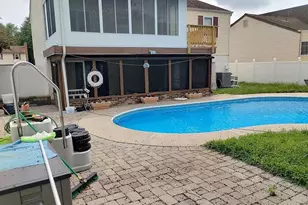 7882 Brighton Ct, Pasadena, MD 21122 - Photo 3