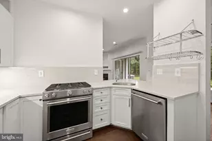 645 Oakland Hills Dr, Arnold, MD 21012 - Photo 11