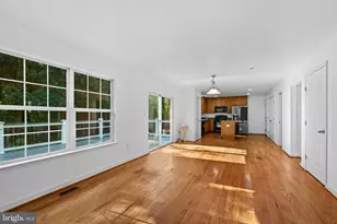7309 Gardenia Ln, Glen Burnie, MD 21060 - Photo 11