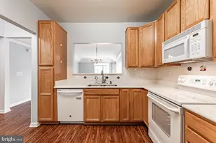 8605 Wandering Fox Trail, Odenton, MD 21113 - Photo 7