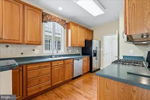 6806 Crofton Colony Ct, Crofton, MD 21114 - Photo 7