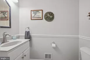 5634 Dartmouth St, Churchton, MD 20733 - Photo 9