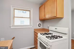 200 Woods Dr, Annapolis, MD 21403 - Photo 11