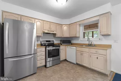 140 Pennsylvania Avenue, Pasadena, MD 21122 - Photo 11