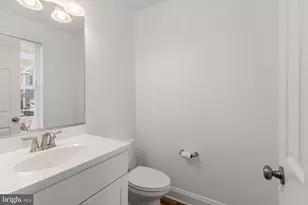 808 204th St, Pasadena, MD 21122 - Photo 31