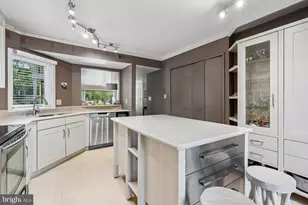 7048 Harbour Village Ct, Annapolis, MD 21403 - Photo 15
