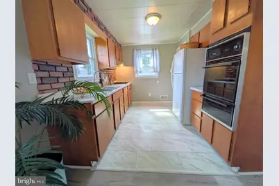 111 Maple Avenue, Glen Burnie, MD 21061 - Photo 13