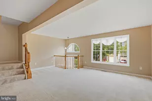 8609 Woodland Manor Dr, Laurel, MD 20724 - Photo 3