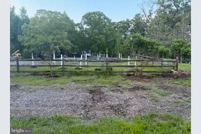 800 N Shore Drive N, Glen Burnie, MD 21060 - Photo 5
