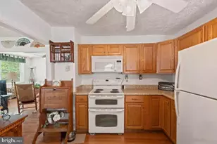 207 Hance Ave, Linthicum Heights, MD 21090 - Photo 9