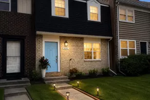1692 Yorktown Ct, Crofton, MD 21114 - Photo 1