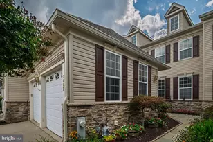 7662 Porcelain Tile Ct, Odenton, MD 21113 - Photo 3