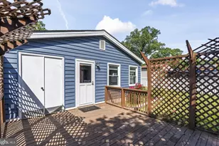 8005 Woodholme Cir, Pasadena, MD 21122 - Photo 25