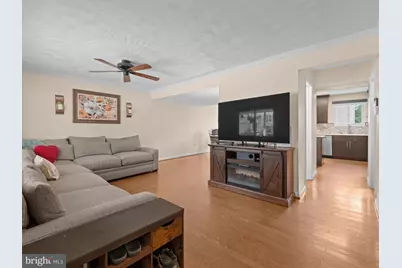 818 205th Street, Pasadena, MD 21122 - Photo 5