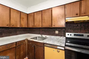 1087 Fitz Ct, Pasadena, MD 21122 - Photo 9