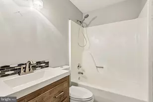 207 Oak Hollow Ct, Pasadena, MD 21122 - Photo 11