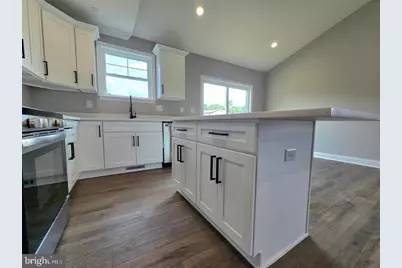269 Thompson Avenue E, Glen Burnie, MD 21060 - Photo 5