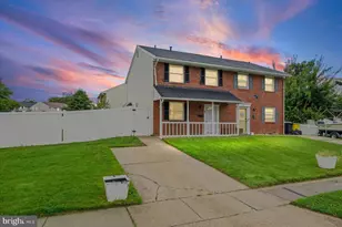 2 Breakwater Ct, Pasadena, MD 21122 - Photo 1