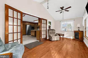 306 Broadway Ave, Glen Burnie, MD 21061 - Photo 19