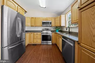 1043 6th St, Glen Burnie, MD 21060 - Photo 9