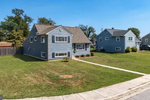 2 Sunset Cir, Pasadena, MD 21122 - Photo 5